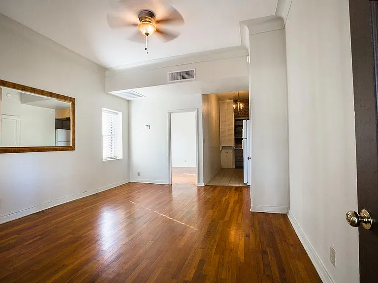348 S 6th Ave — Photo 7
