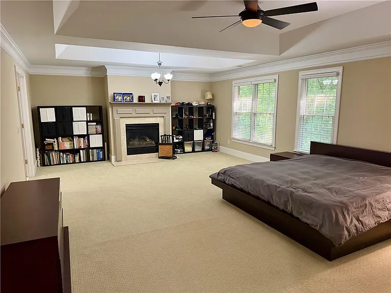 906 Wescott Ln — Photo 11
