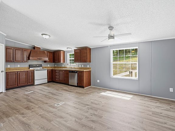 5th image of 1034 Bull Hill Rd