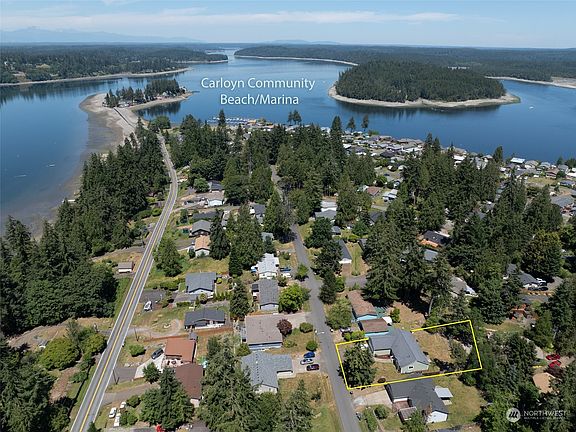 3rd image of 9922 Whitecap Drive NW