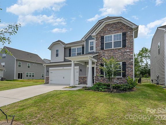 3rd image of 15115 Moulin Court Dr