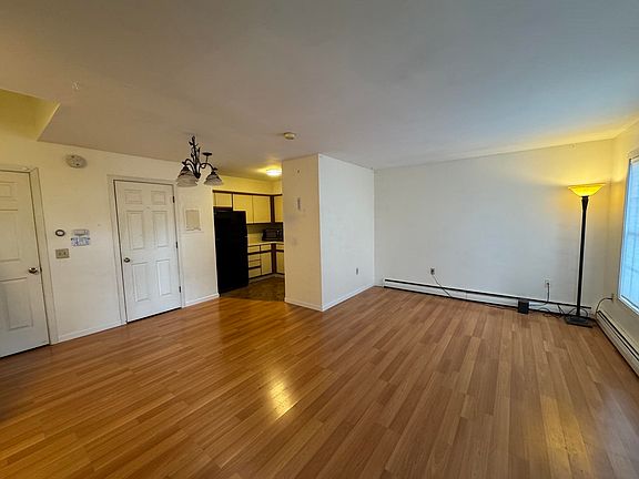 4th image of 432 South Street #C10