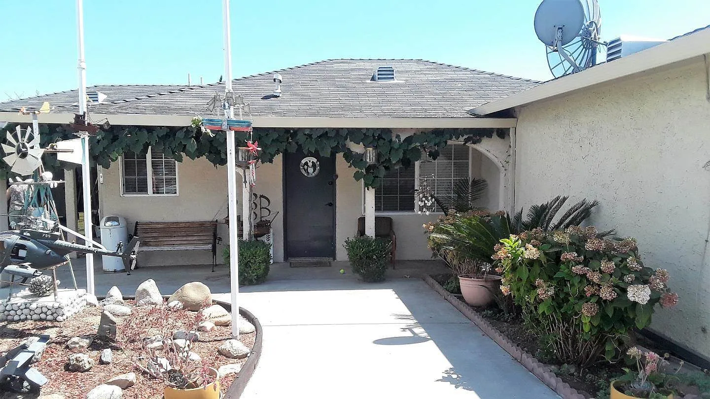 4072 Rose Ave photo 1