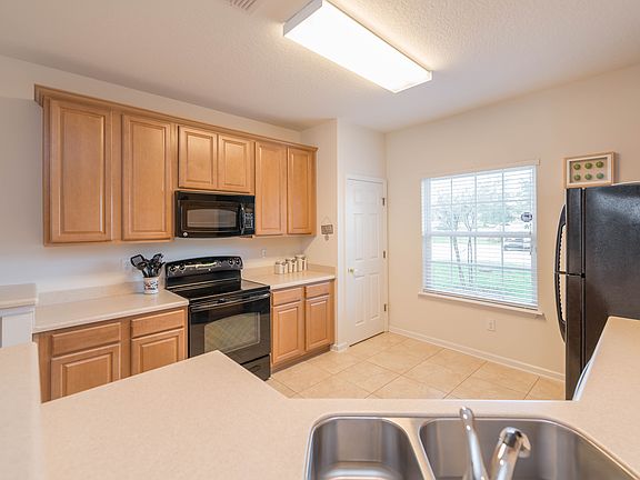 5th image of 462 Wooded Crossing Cir