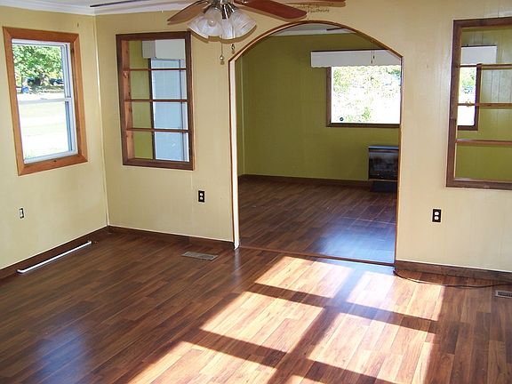 4th image of 334 Ivy Ln