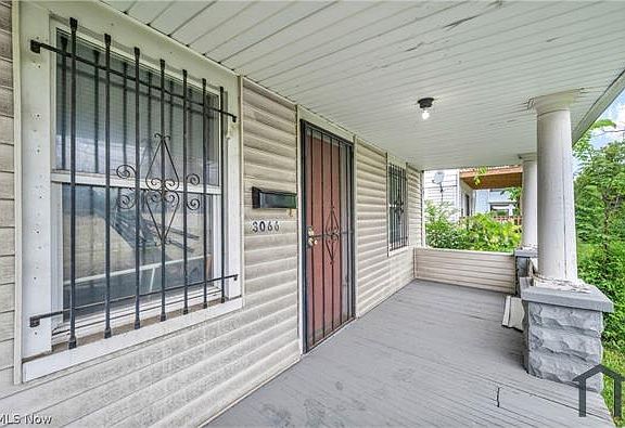 4th image of 3066 E 130th St