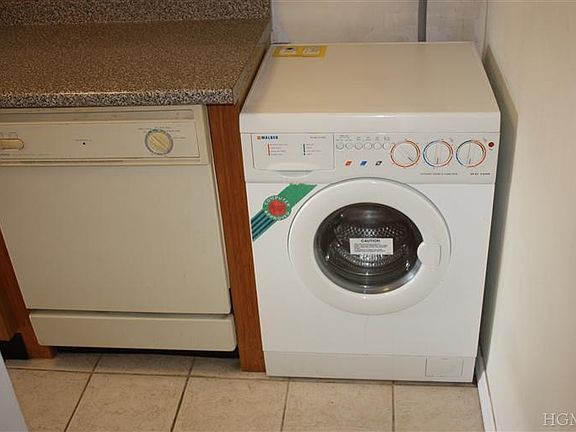 5th image of 73 Lorraine Ter