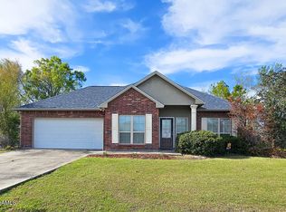 1019 Bridgetowne Ln, Breaux Bridge, LA 70517