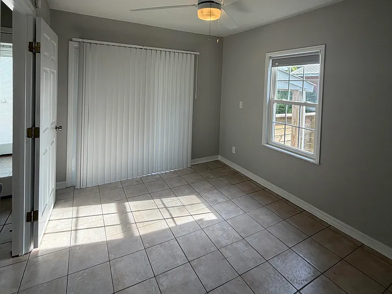 736 W King St #A — Photo 12