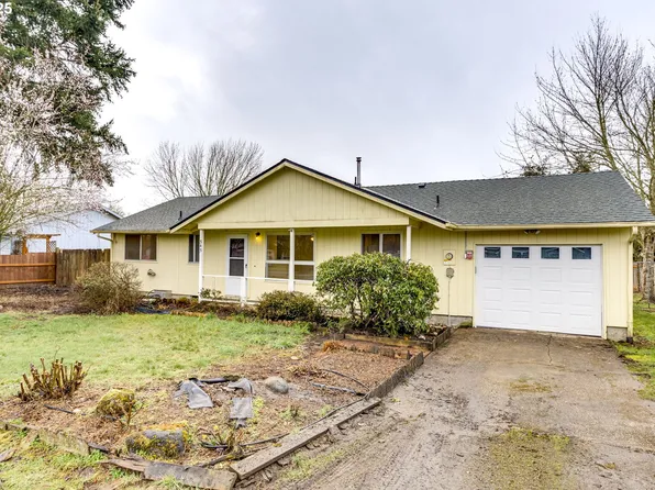 545 E 1st St, Yamhill, OR 97148