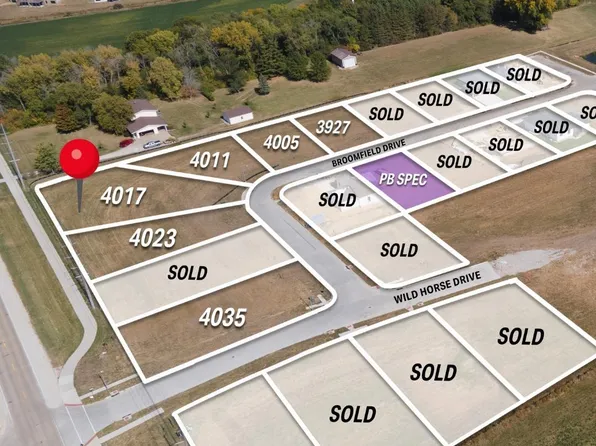 4017 Broomfield Dr, Cedar Falls, IA 50613