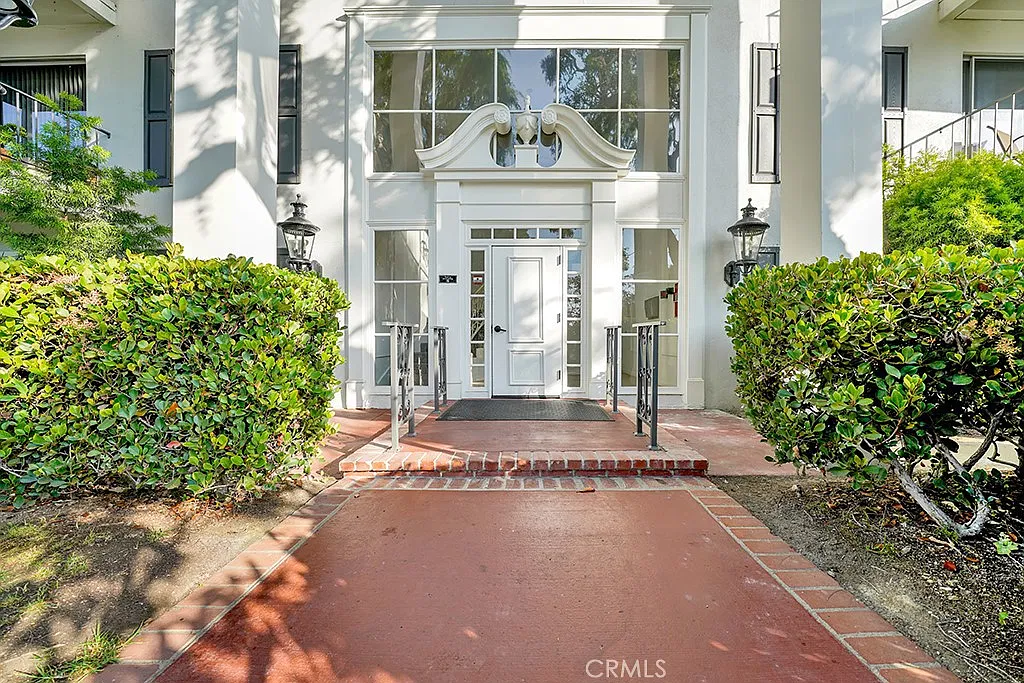 200 McNeil Ln — Photo 3