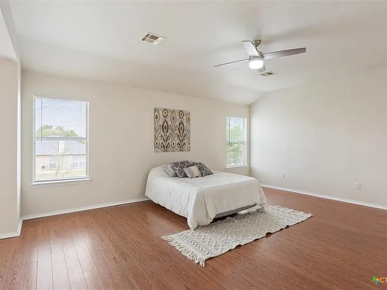 701 Prospector Trl — Photo 32