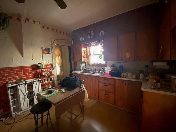 5th image of 301 N Orange St