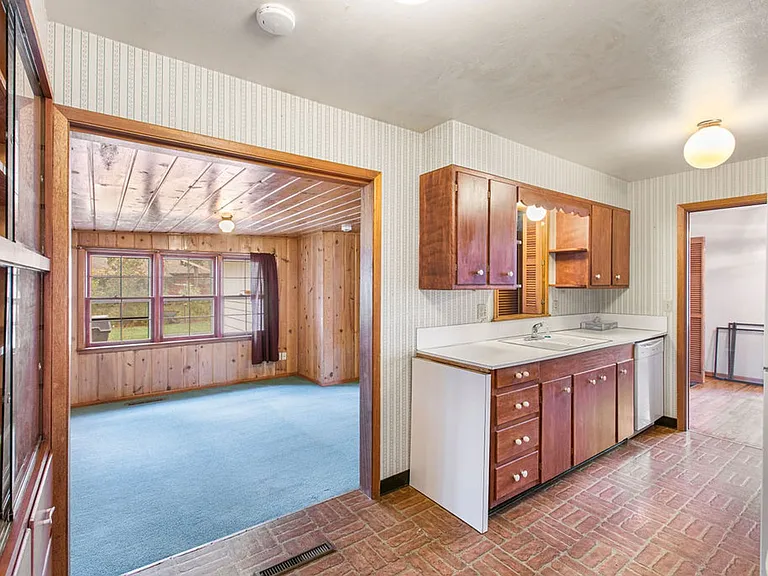 2524 Mathews St — Photo 13