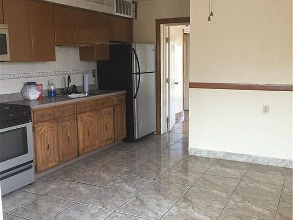 5th image of 8820 Mount Delano Dr