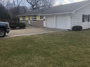 425 N 6th St, Hoopeston, IL 60942