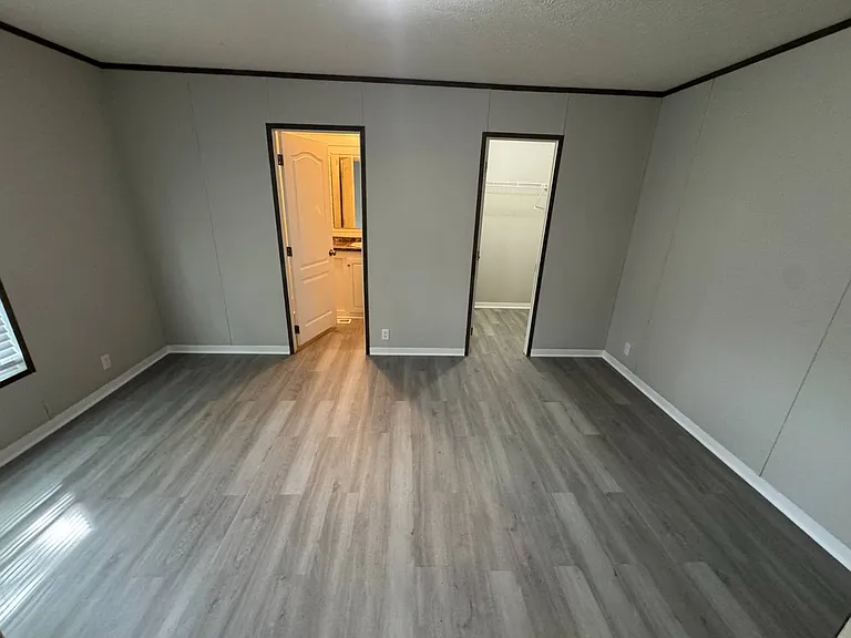 231 Bristol Dr — Photo 8