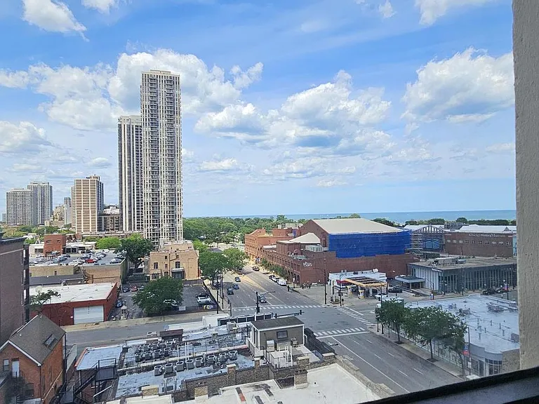 1540 N La Salle Dr #1005 — Photo 10