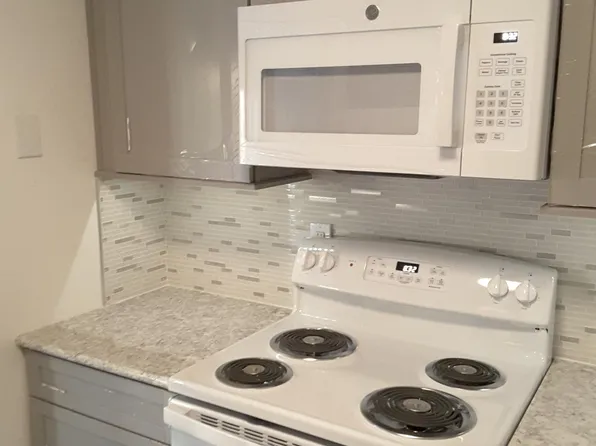 6141 Edsall Rd APT L, Alexandria, VA 22304