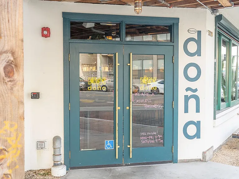 240 W Macarthur Blvd — Photo 40