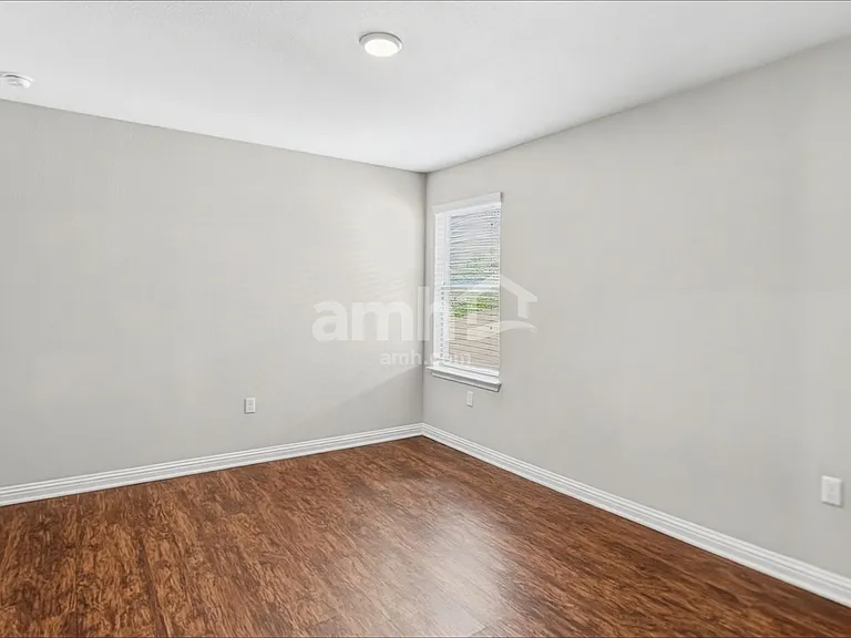 8010 Dampton Ln — Photo 17