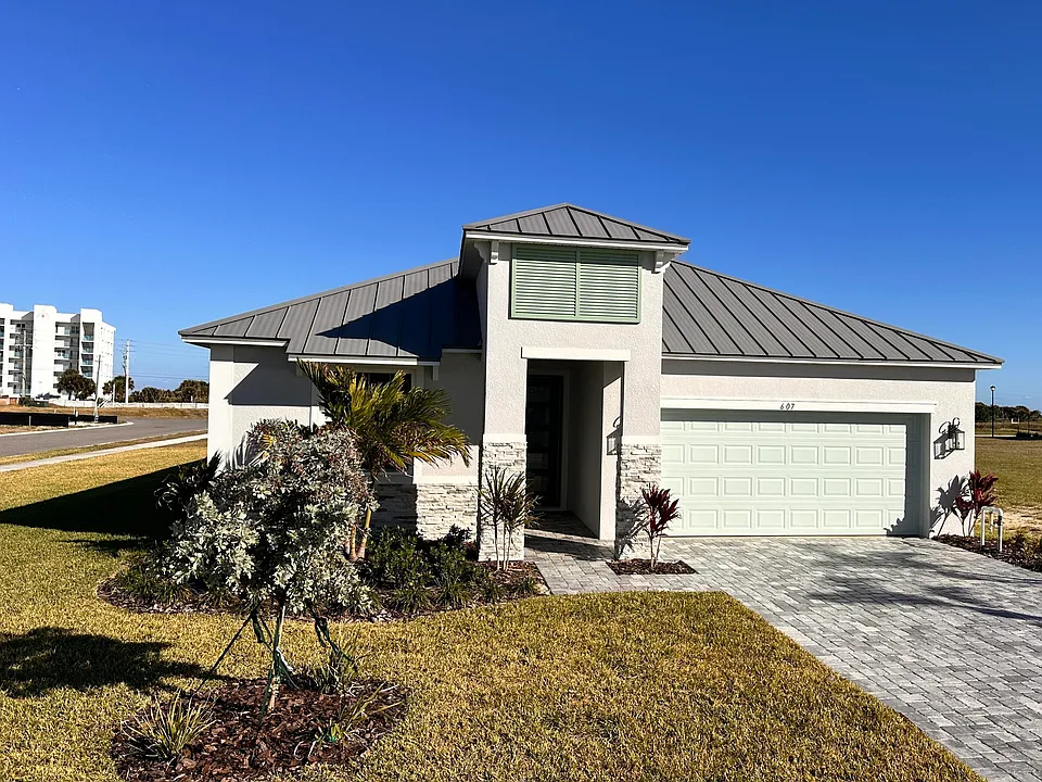 607 Clearwater Ave
