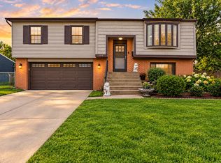 346 Eaton Ave, Romeoville, IL 60446