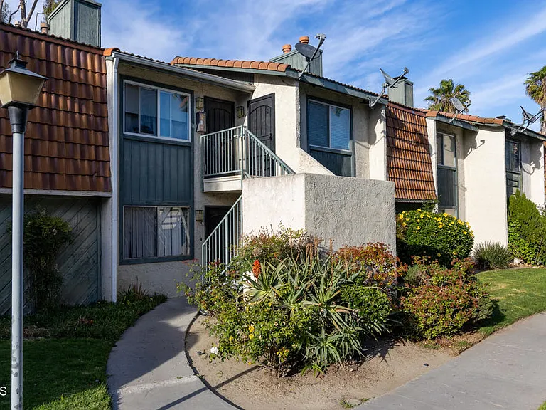 126 E Ventura St #F — Photo 1