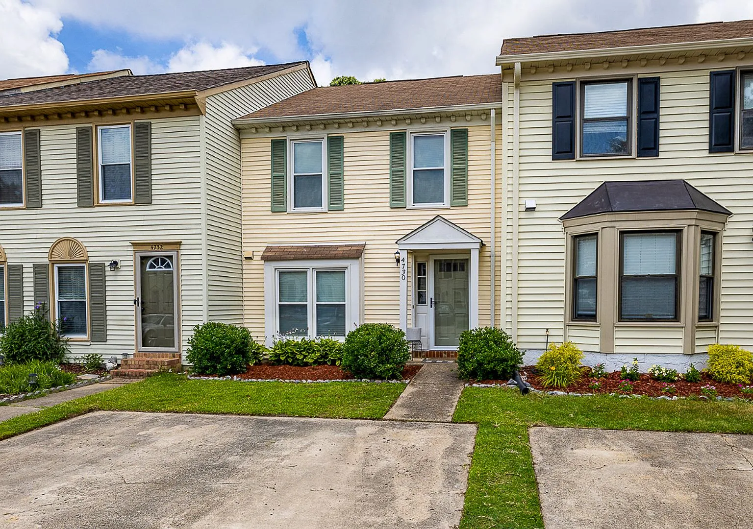 Charming 2 bedroom, 2.5 bathroom townhome in the desirable Kempsville Lake neighborhood of Virgin... — Photo 3
