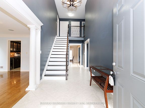 4th image of 374 Pelham Rd