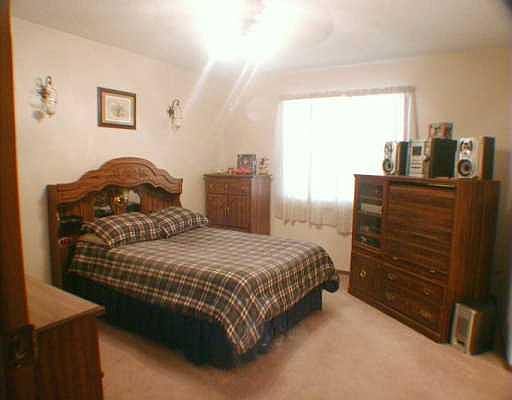 5th image of 109 Foxbriar Ct