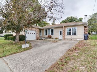 330 W Roberts Dr, Mt Zion, IL 62549