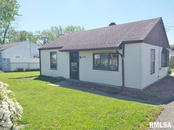 2379 Washington Rd, Washington, IL 61571