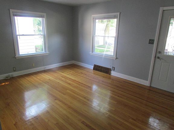 3rd image of 2128 S 95th St