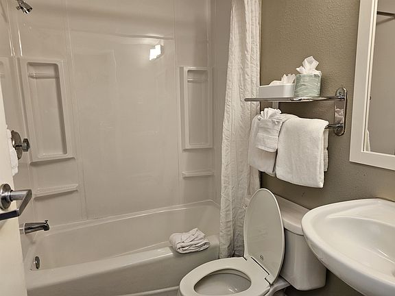 4th image of 5200 North Ocean Blvd. #249