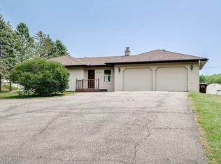 2138 Budd Ave, Maple Plain, MN 55359