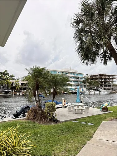 180 Isle Of Venice Dr Photo 1