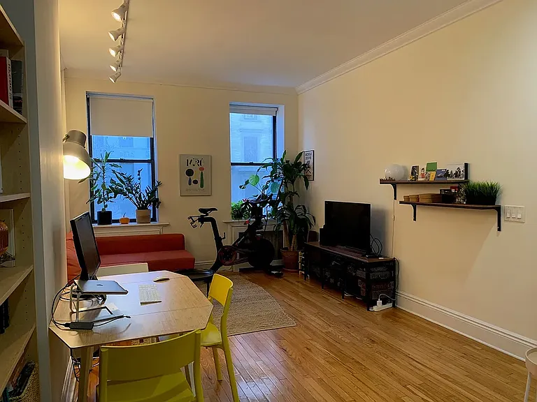 1061 Madison Ave #3A — Photo 3