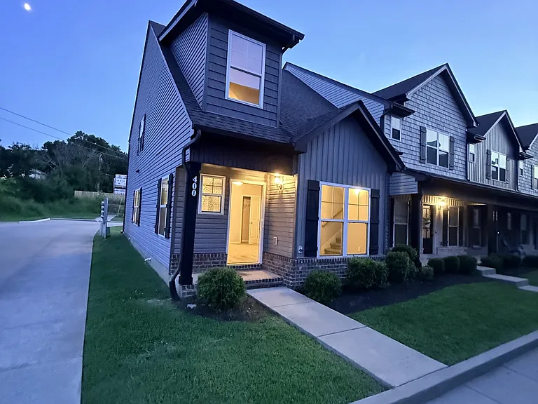 400 Rick McCormick Dr — Photo 1