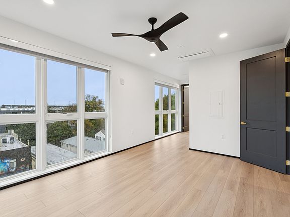 4th image of 1330 N St #38d3e732a
