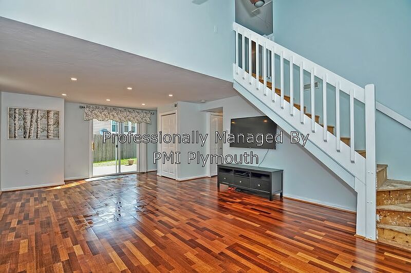 1st image of 210 Centre St Unit 1