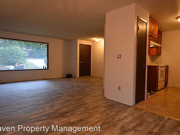 4th image of 6532 193rd Ave E