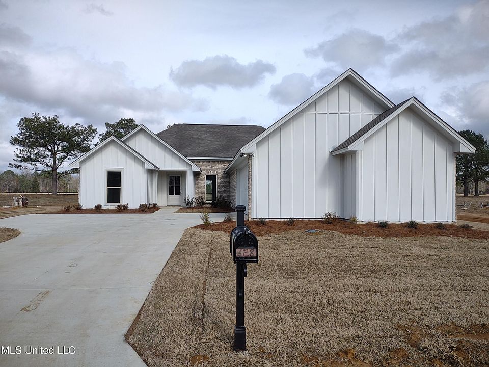 1st image of 628 Westfield Dr