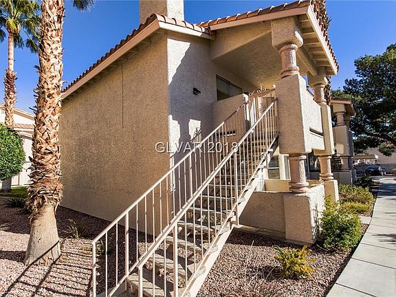 2nd image of 901 Red Boulder Dr Unit 102