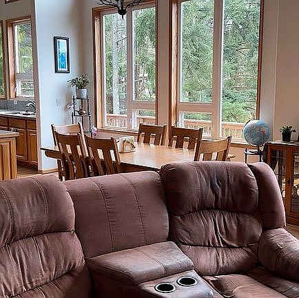 5th image of 1007 Sandy Beach Rd