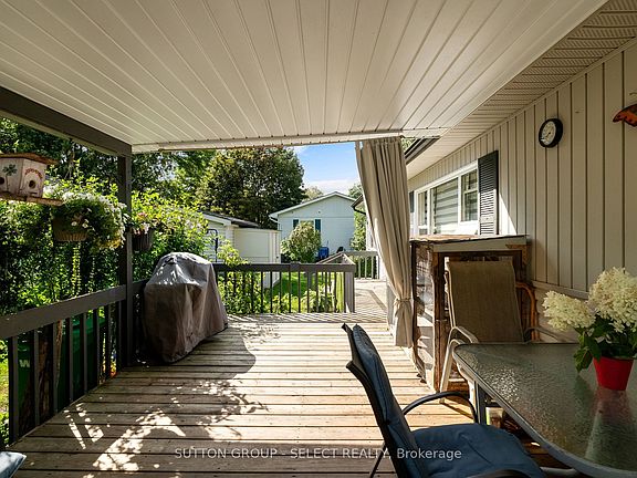 5th image of 11 Huron Ln