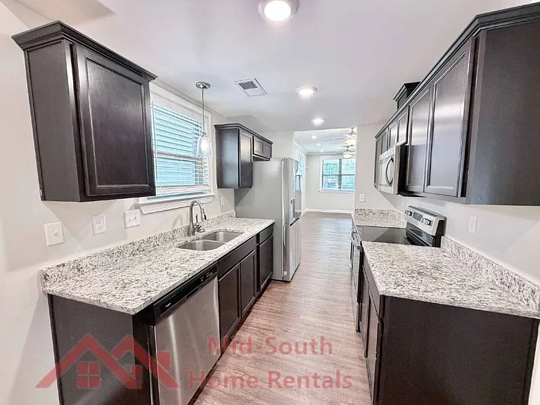 82 N Rembert St — Photo 10