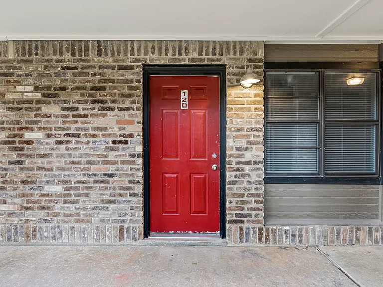 1226 Baylor Ave #120 — Photo 2