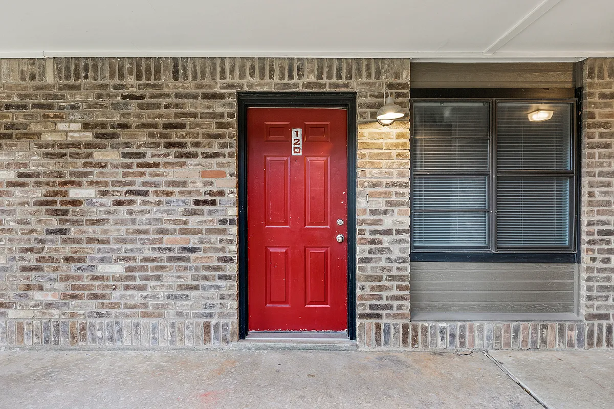 Building Photo - 1226 Baylor Ave #120